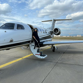 Boarding-the-Phenom-300 Boarding-the-Phenom-300