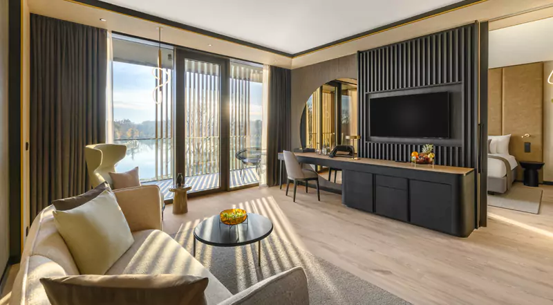 Rooms and Suites