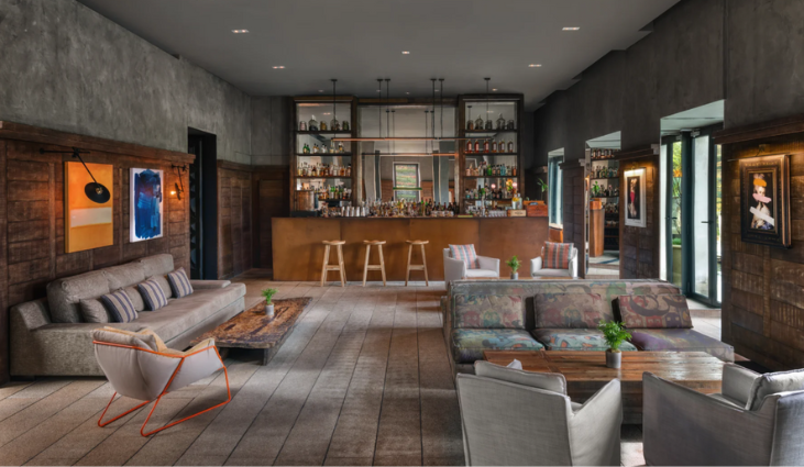 Quinta Bar and Lounge