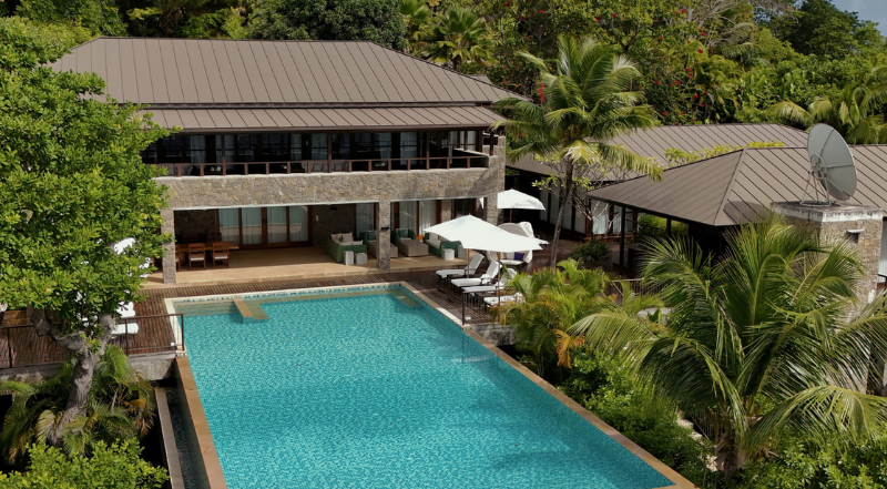 Eight-Bedroom Residence Villa