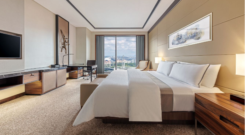 Guest Room, 1 King, Mid Floor