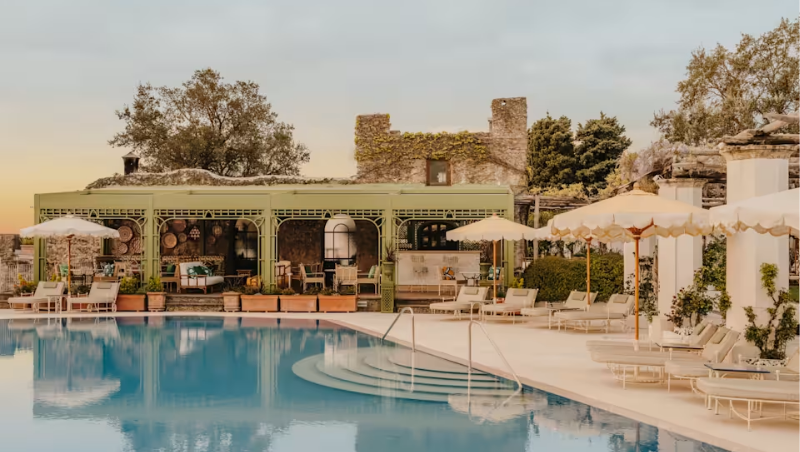 La Piscina, A Caruso Club